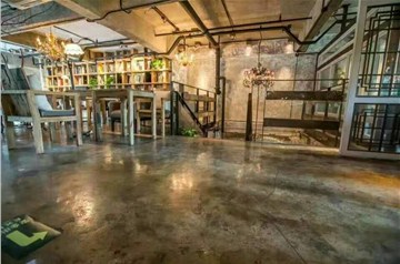 復(fù)古地坪漆施工時(shí)怎么解決基礎(chǔ)水泥地面不達(dá)標(biāo)的問題？