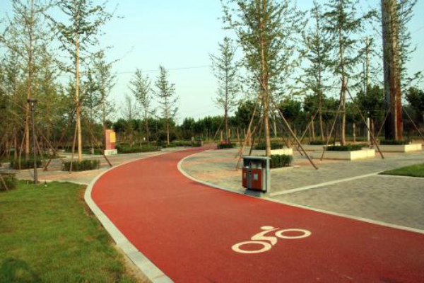 環(huán)氧彩砂顆粒的施工要考慮到哪些方面？