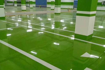 環(huán)氧地坪施工時(shí)碰上地面潮濕要怎么處理？