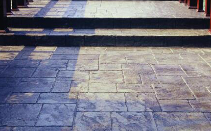 壓花地坪使用在哪些地方？壓花地坪有什么特點？